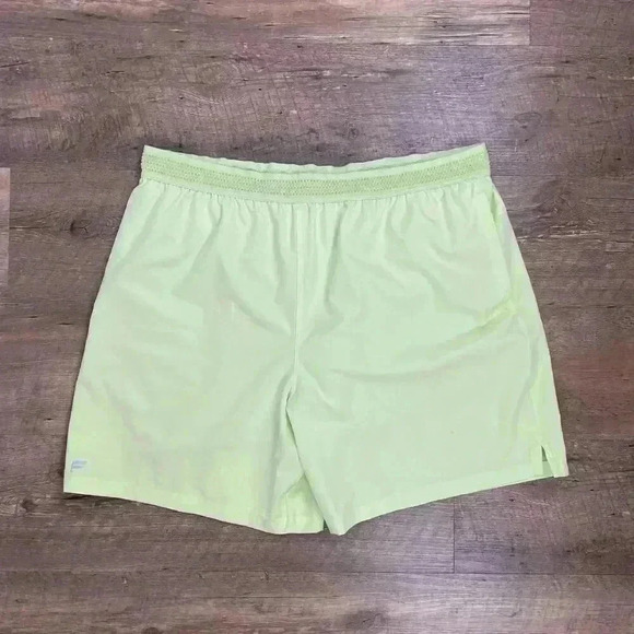 Fabletics The Fundamental Short Lined Men's XXL 7" Faded Lime Gym Hybrid Yoga - Picture 1 of 12